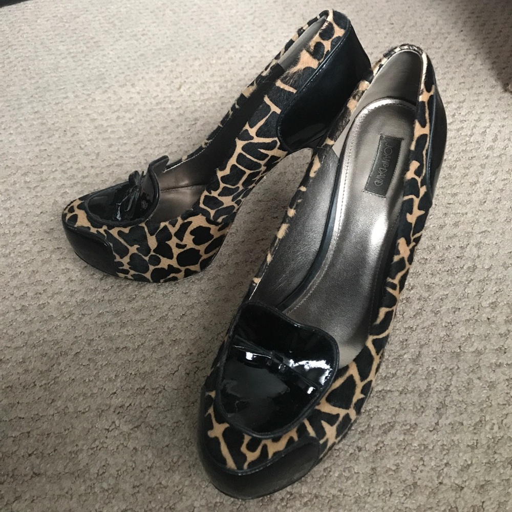 Joan & David platforms